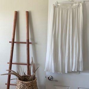 UNIQLO White Tulle Pleated Midi Skirt